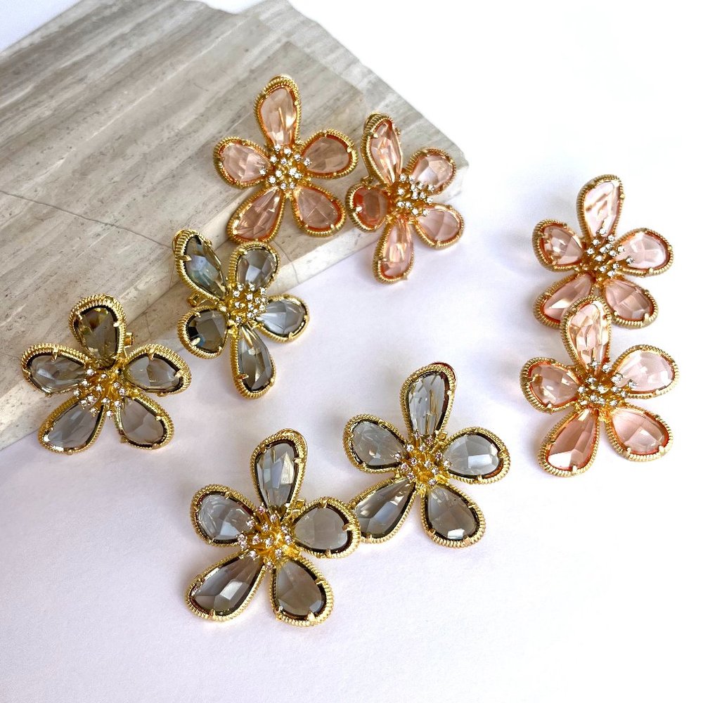 NEW~ Anthropologie Floral Tapestry Post Earrings - Picture 1 of 8